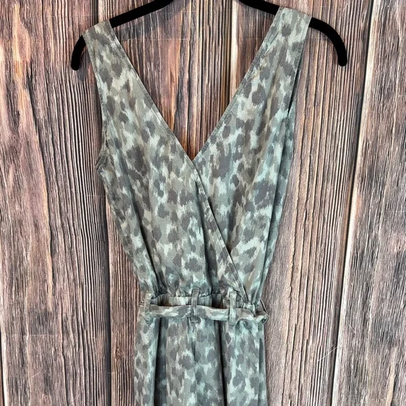 Cloth & Stone Patterned Gray Jumpsuit - Picture 6 of 7